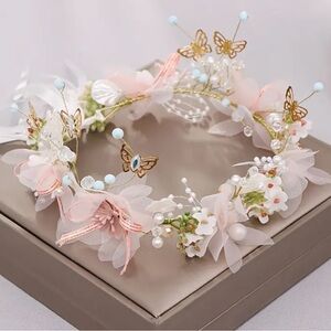 ❌SOLD❌Floral Butterfly Hair Accessory